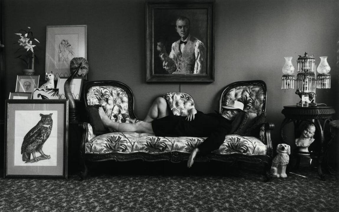 Rašytojas Trumanas Capote savo bute, Niujorkas, 1977 m. Arnoldas Newmanas.