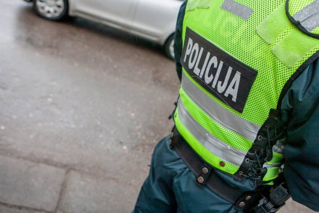 Kauniečiai šventė ilgąjį savaitgalį: prie vairo sėdo ką tik išgėrę, 398 vairuotojai viršijo greitį