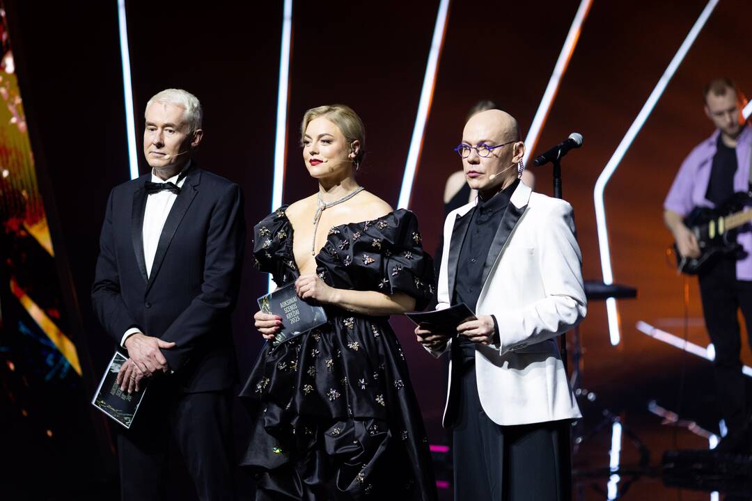 „Auksiniai scenos kryžiai 2023“