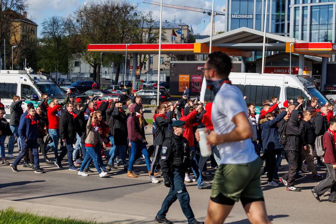  Krepšinio sirgalių eisena Kaune