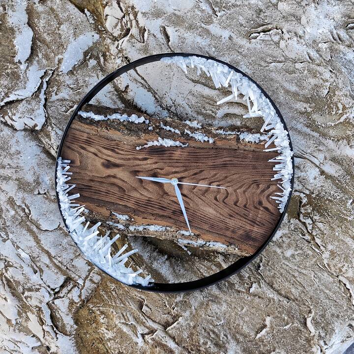Sėkmė: nors E. Asmus vardas Lietuvoje dar mažai žinomas, pernai dirbinių iš epoksidinės dervos kūrėja tapo tarptautinio konkurso „Resin Art Kingdom“ nugalėtoja.