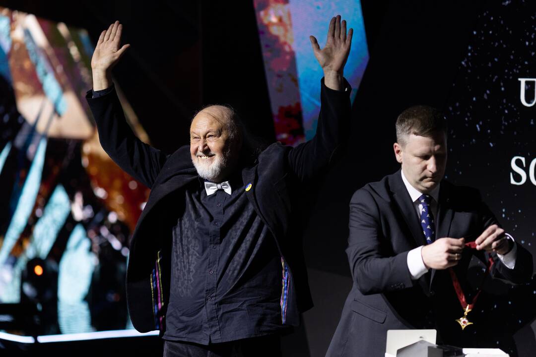 „Auksiniai scenos kryžiai 2023“