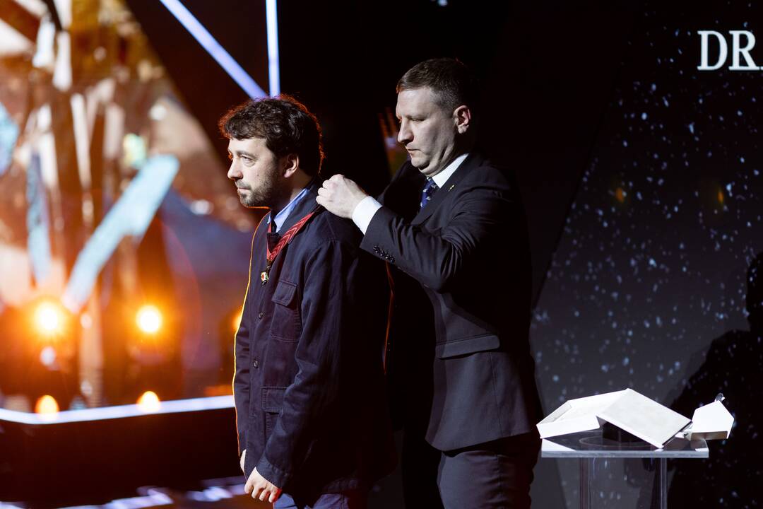 „Auksiniai scenos kryžiai 2023“