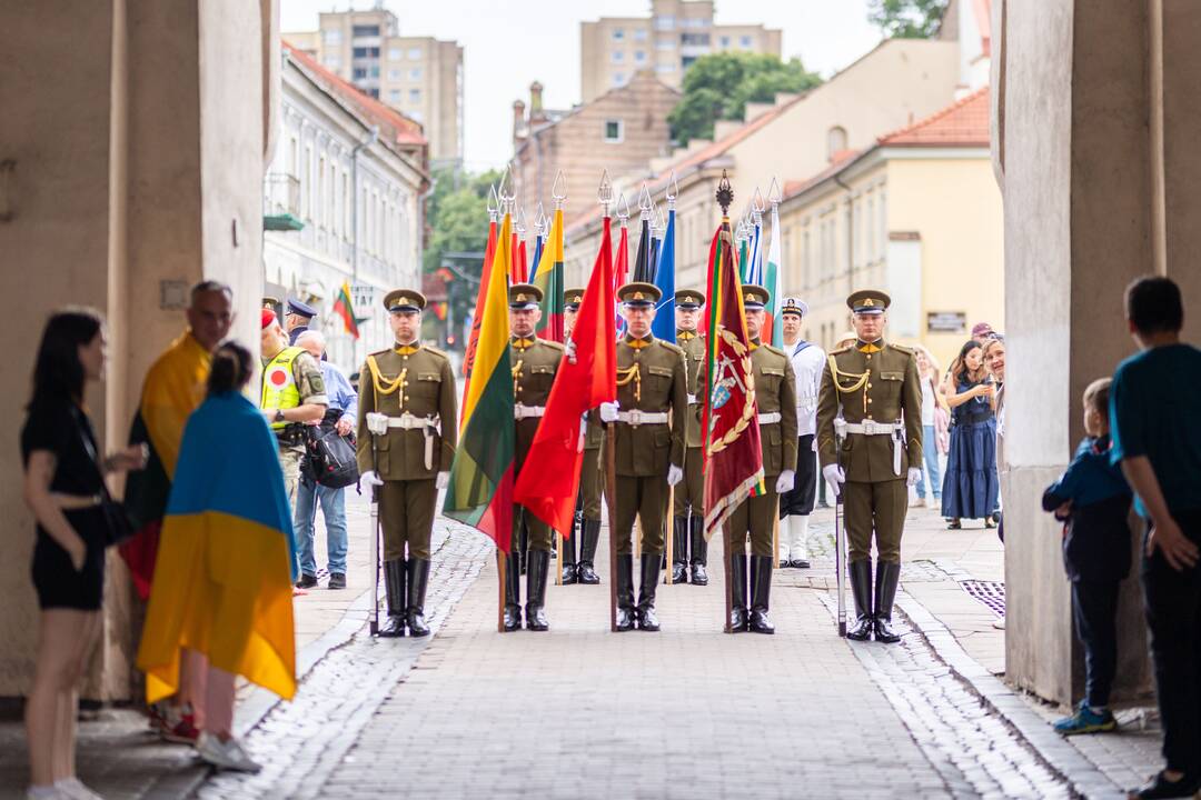 Triumfo eisena nuo Aušros vartų iki Valdovų rūmų