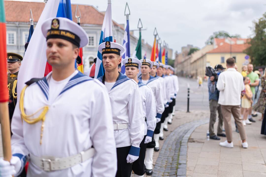 Triumfo eisena nuo Aušros vartų iki Valdovų rūmų