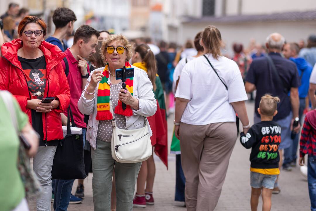 Triumfo eisena nuo Aušros vartų iki Valdovų rūmų