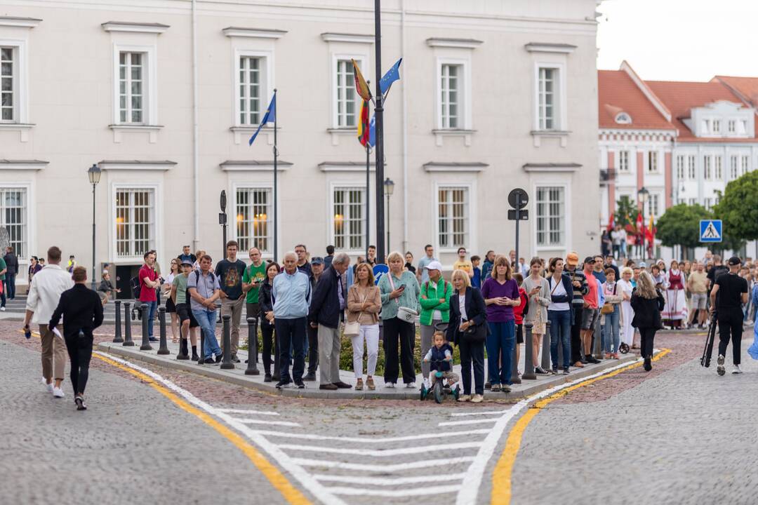 Triumfo eisena nuo Aušros vartų iki Valdovų rūmų