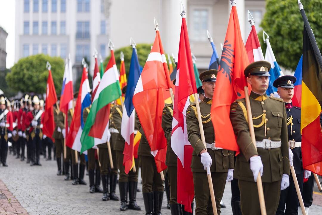 Triumfo eisena nuo Aušros vartų iki Valdovų rūmų