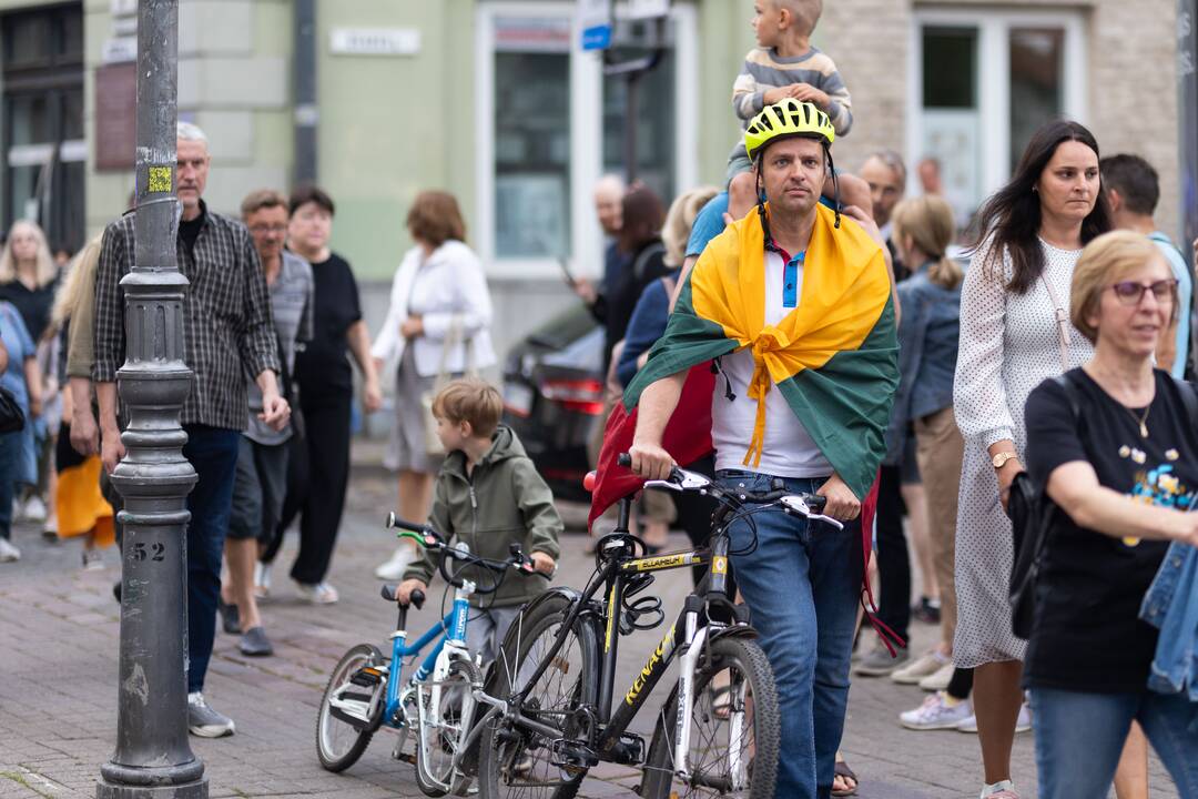 Triumfo eisena nuo Aušros vartų iki Valdovų rūmų