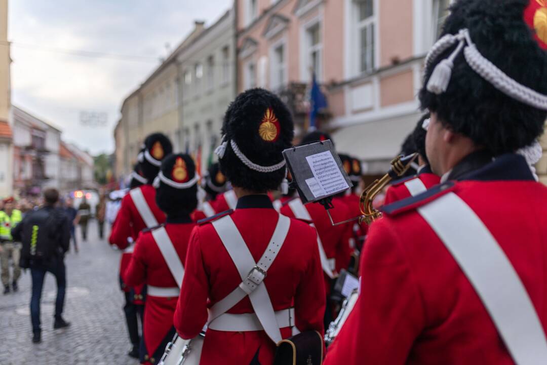 Triumfo eisena nuo Aušros vartų iki Valdovų rūmų
