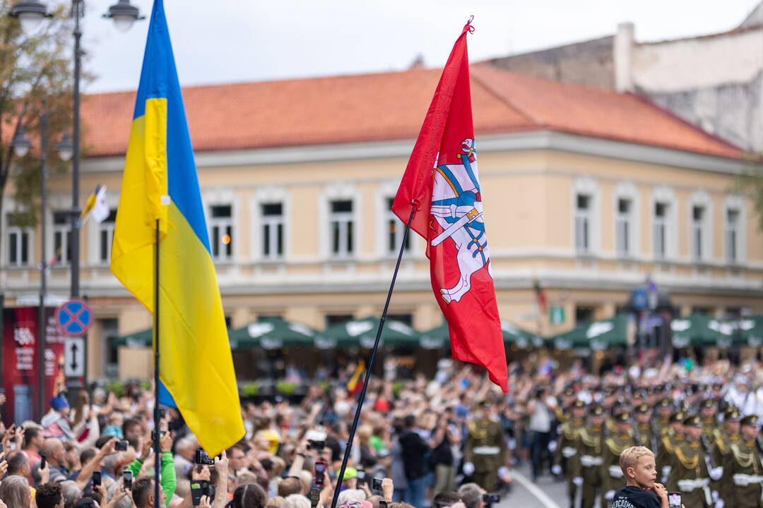 Triumfo eisena nuo Aušros vartų iki Valdovų rūmų