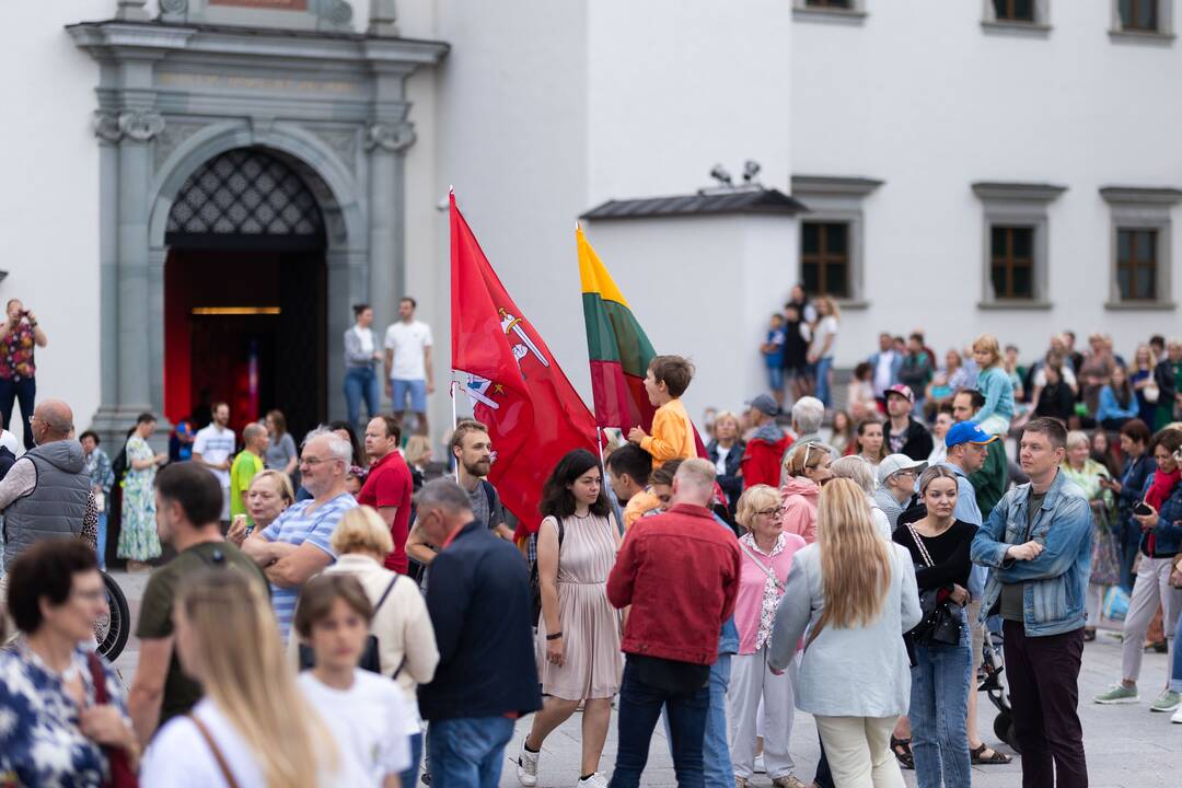Triumfo eisena nuo Aušros vartų iki Valdovų rūmų