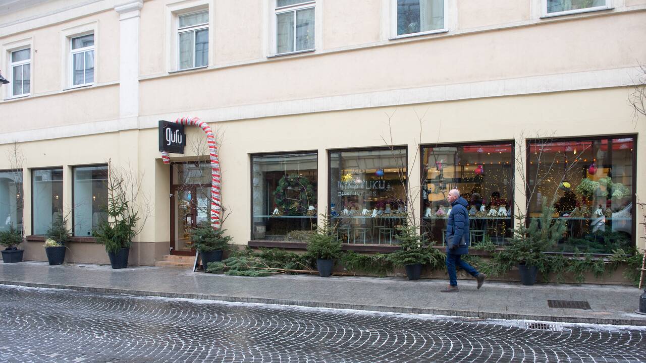omanda: links minti vaikus ir suaugusiuosius Kalėdų Seneliui padeda pagalbininkai – nykštukai.