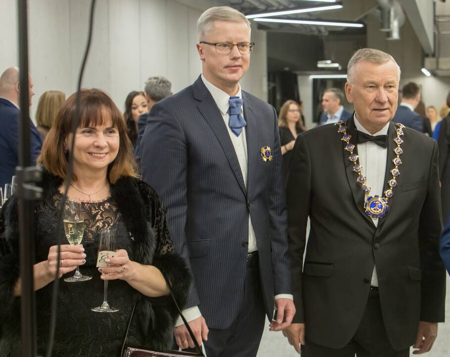 Įvertinimas: bronzos „Darbo žvaigždė“ įteikta už ypatingus nuopelnus šalies verslui.