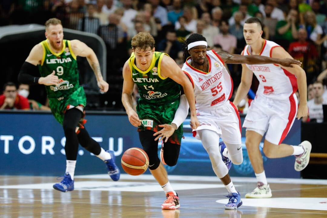 Istorija: 2010-aisiais pasaulio čempionato mažajame finale K. Kemzūros vadovaujama komanda 99:88 palaužė serbus. 