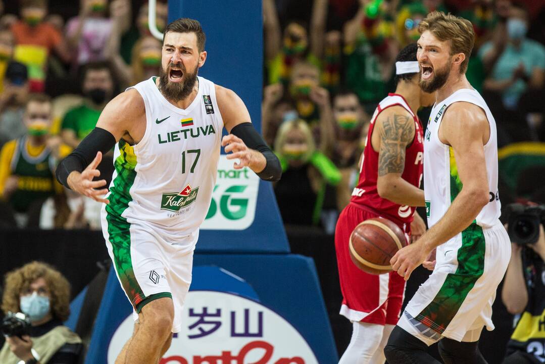 Istorija: 2010-aisiais pasaulio čempionato mažajame finale K. Kemzūros vadovaujama komanda 99:88 palaužė serbus. 
