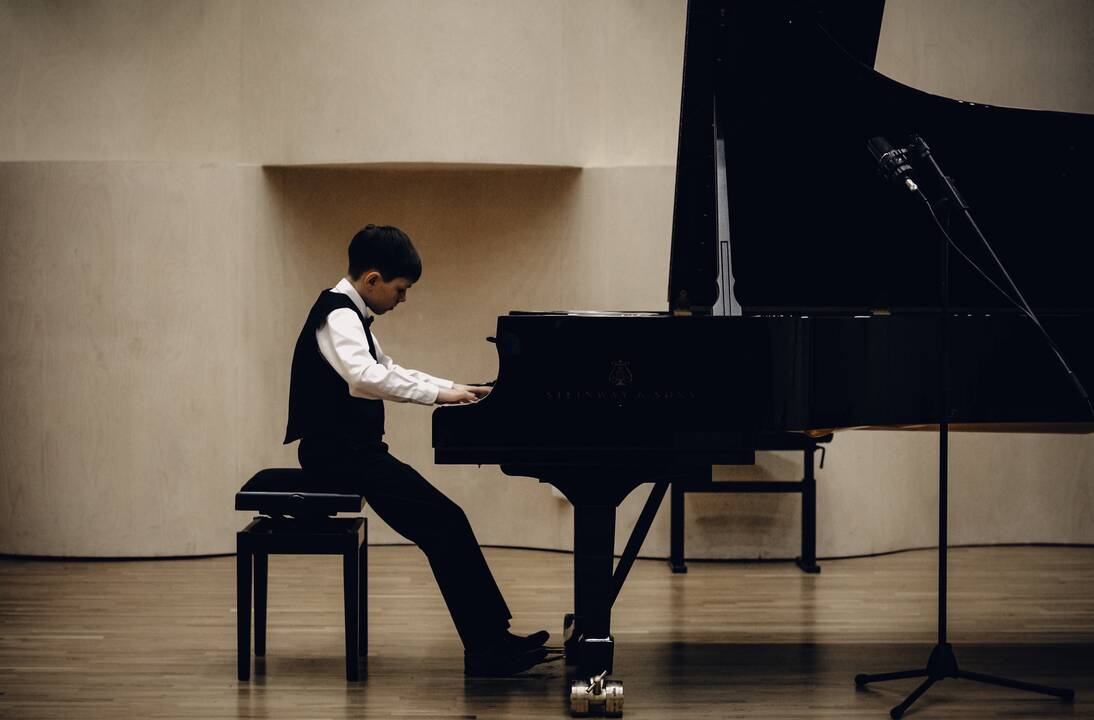  Dmitrijus Sitkovetskis.