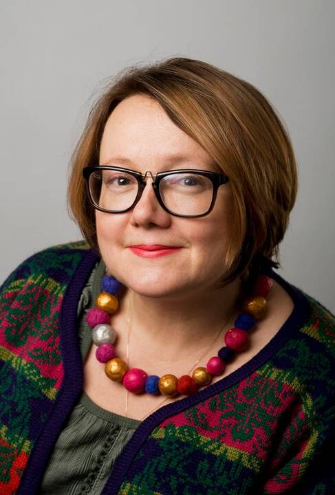 Knygos viršelis ir jos autorė Justyna Bednarek. 