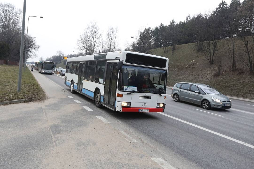 Vyriausybė iš esmės pritarė dalies siaurų kelių įteisinimui 