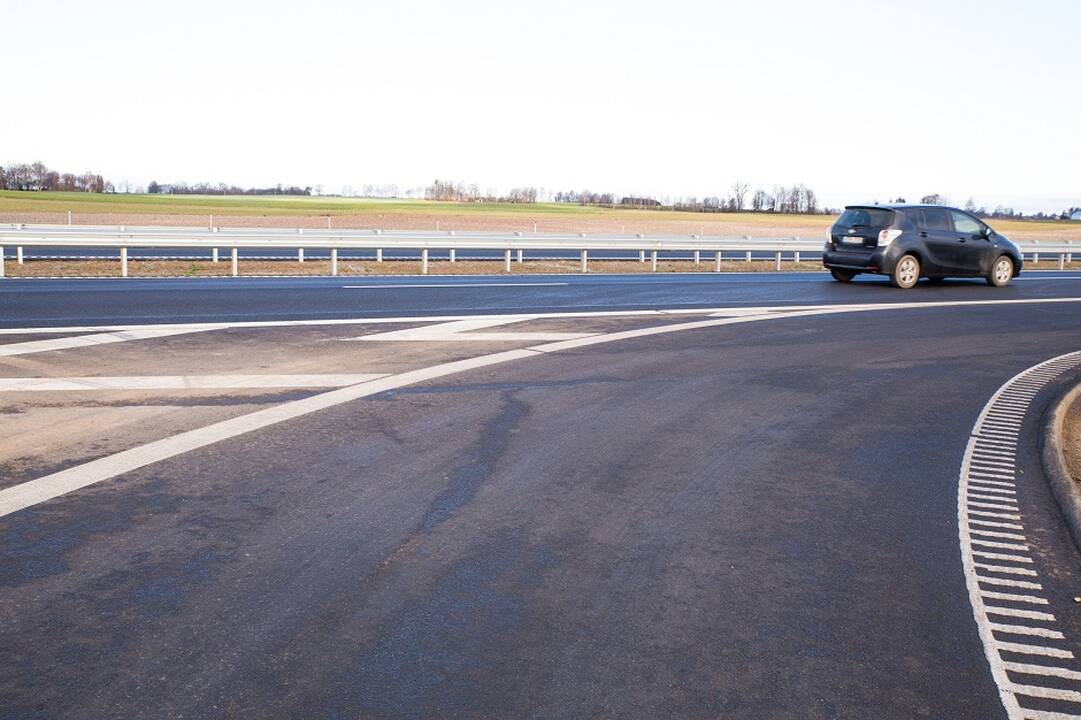 Kelininkai: pagrindiniai šalies keliai daugiausia sausi