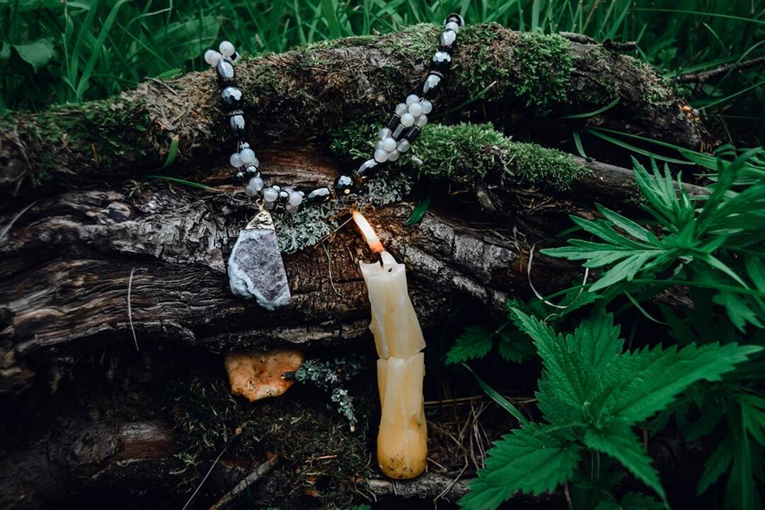 Paranormalios galios nepadėjo: klaipėdiečiai kaltinami iš žmonių išvilioję 600 tūkst. eurų