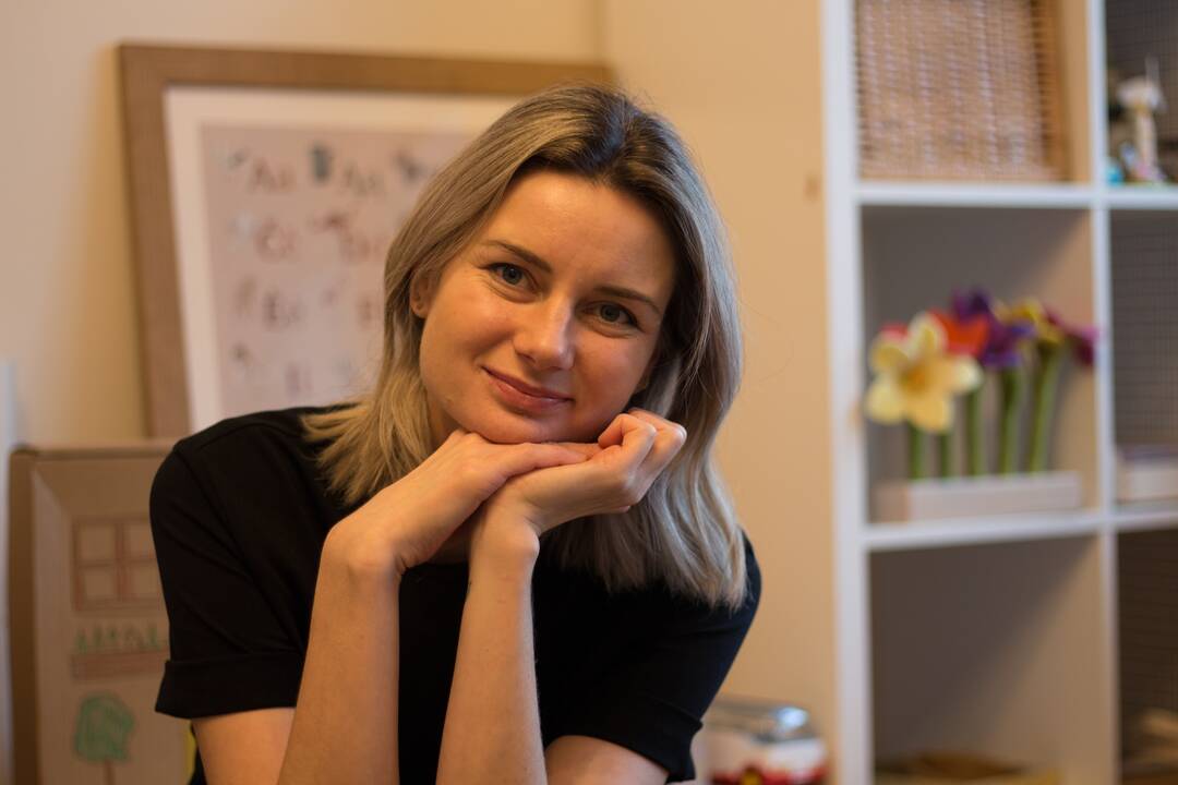  Viešnia: laukiamiausia – Velykų bobutė, arba Velykė, vaikams atnešanti margintų kiaušinių. Anuomet toks kiaušinis vaikams turėjo didelę vertę. Lietuvos liaudies buities muziejaus.