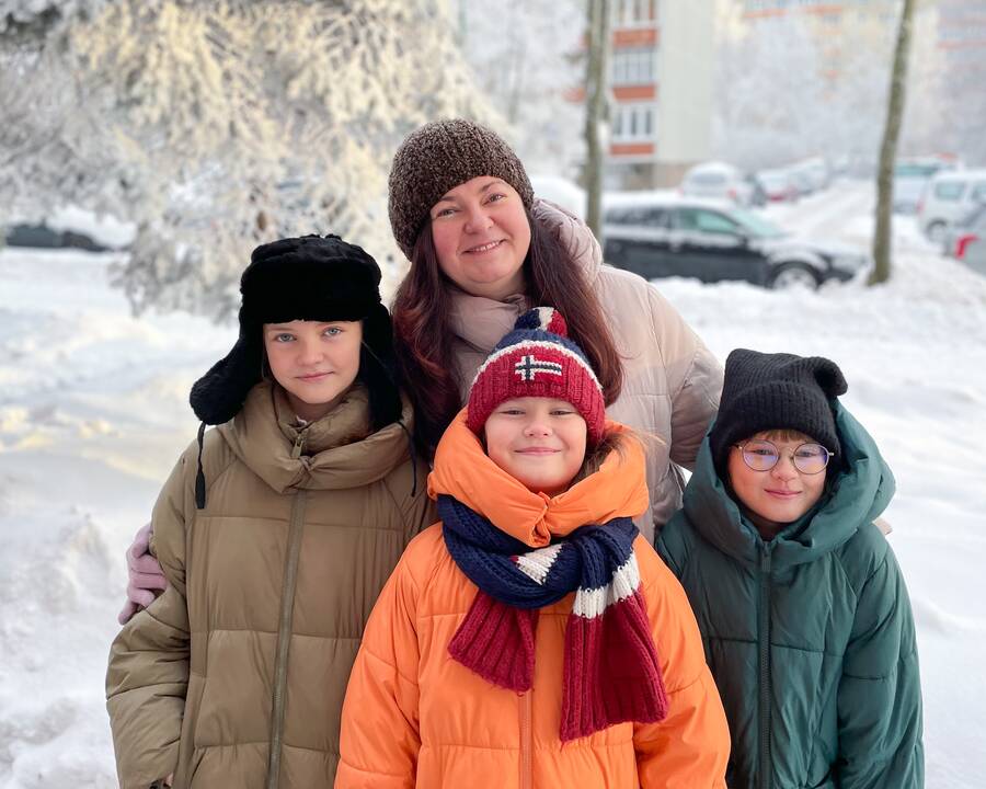 Estafetė: R. Glinskienės dukros – ne tik jos saldžių kepinių ragautojos. Jas ir pačias jau paviliojo desertų magija.