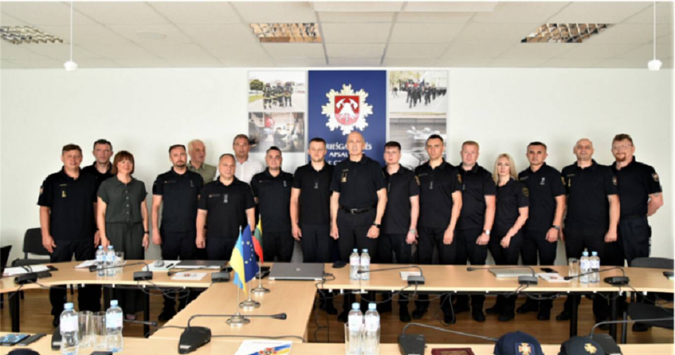 PAGD lankėsi Ukrainos ekstremaliųjų situacijų pareigūnai: mokė dirbti karo sąlygomis