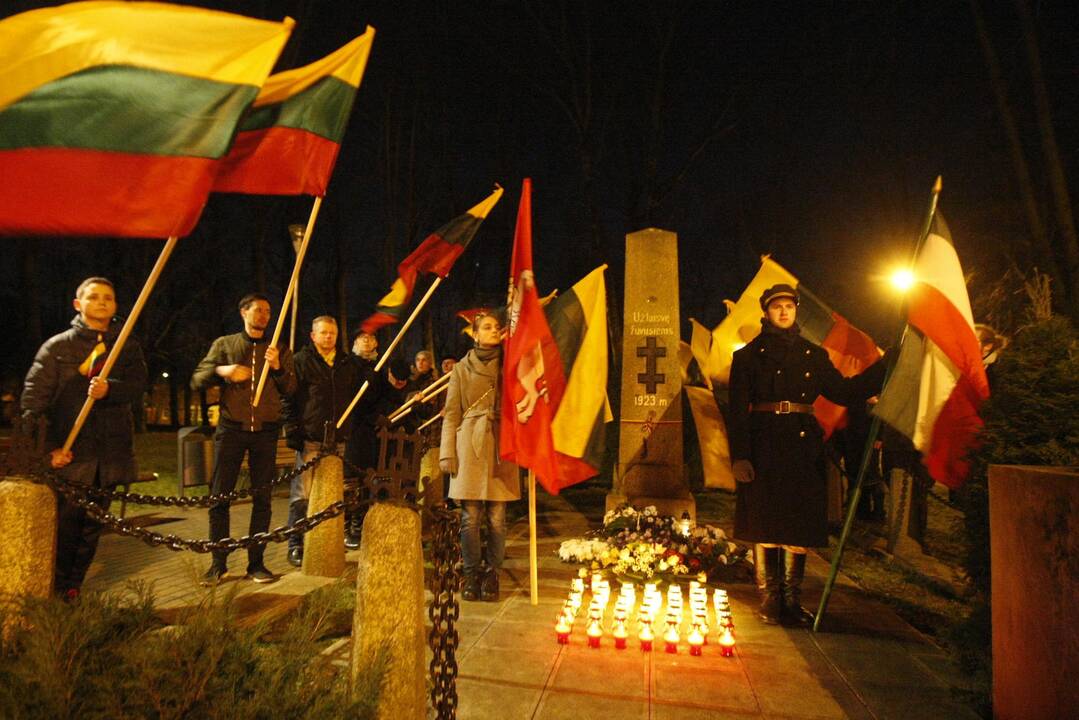 Eitynėmis su deglais paminėta Klaipėdos krašto diena
