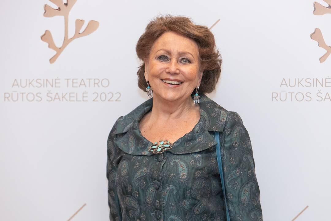 Nacionaliniame Kauno dramos teatre išdalintos „Auksinės teatro rūtos šakelės“