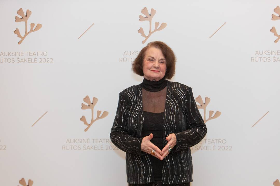Nacionaliniame Kauno dramos teatre išdalintos „Auksinės teatro rūtos šakelės“