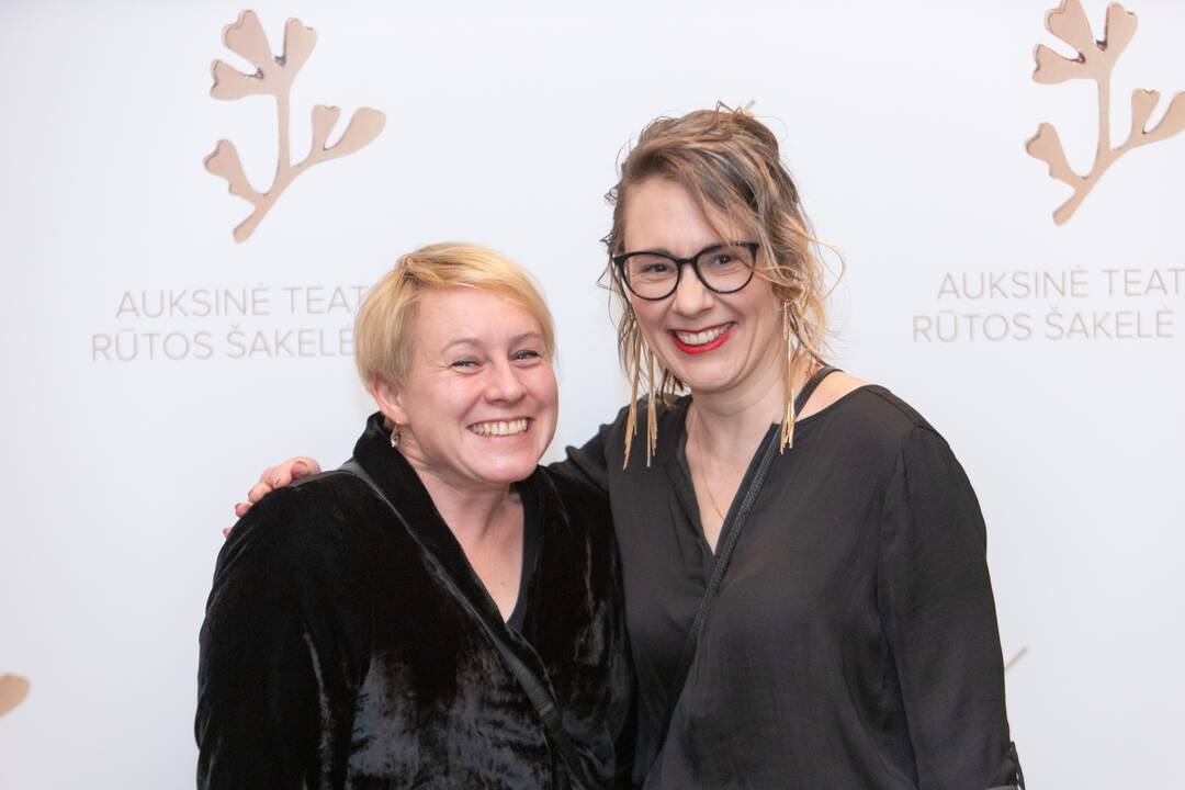 Nacionaliniame Kauno dramos teatre išdalintos „Auksinės teatro rūtos šakelės“