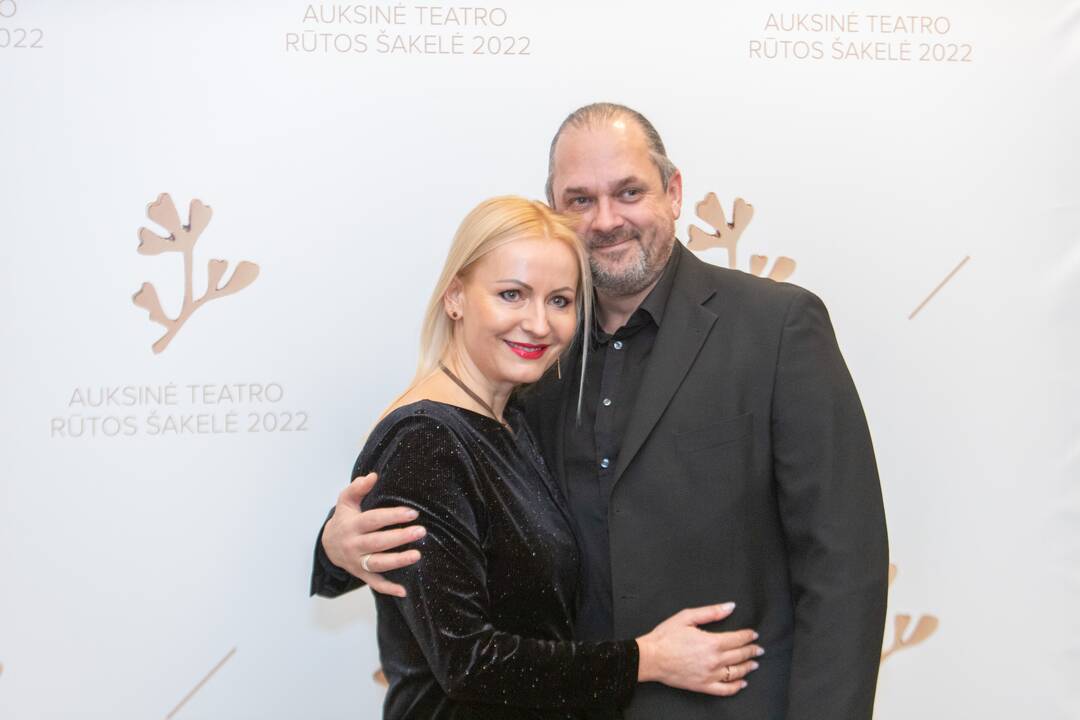 Nacionaliniame Kauno dramos teatre išdalintos „Auksinės teatro rūtos šakelės“