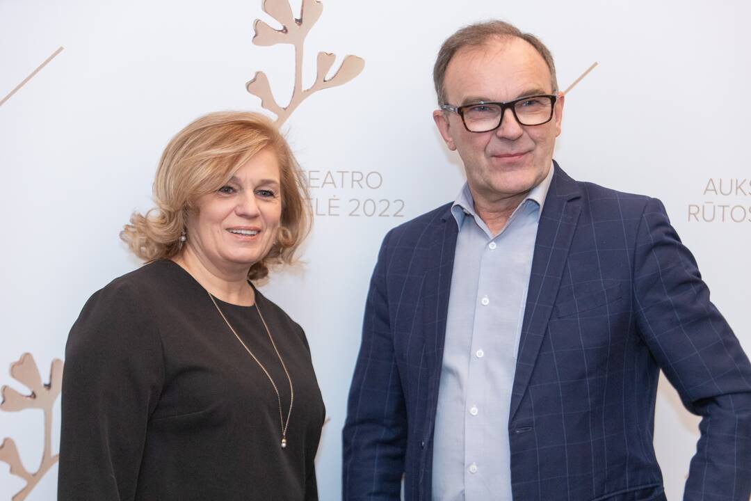 Nacionaliniame Kauno dramos teatre išdalintos „Auksinės teatro rūtos šakelės“