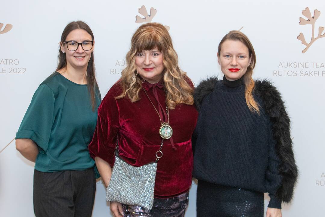 Nacionaliniame Kauno dramos teatre išdalintos „Auksinės teatro rūtos šakelės“