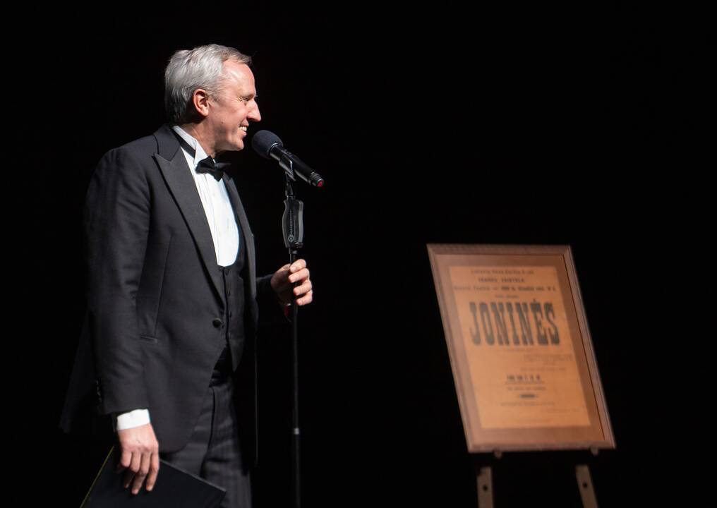 Nacionaliniame Kauno dramos teatre išdalintos „Auksinės teatro rūtos šakelės“