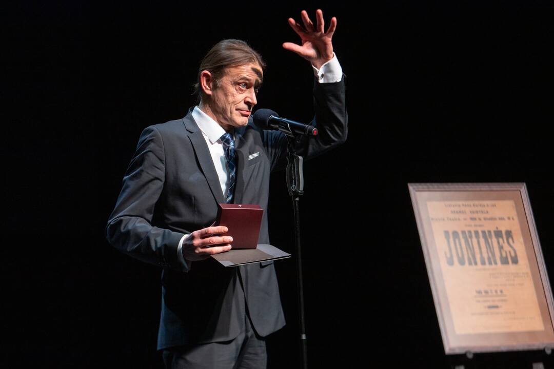 Nacionaliniame Kauno dramos teatre išdalintos „Auksinės teatro rūtos šakelės“
