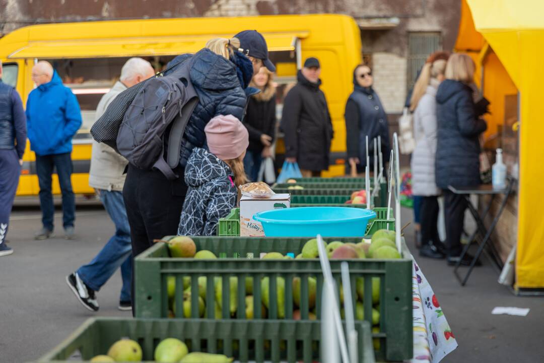 Kauniečiai turguose ieško vitaminų šaltajam sezonui