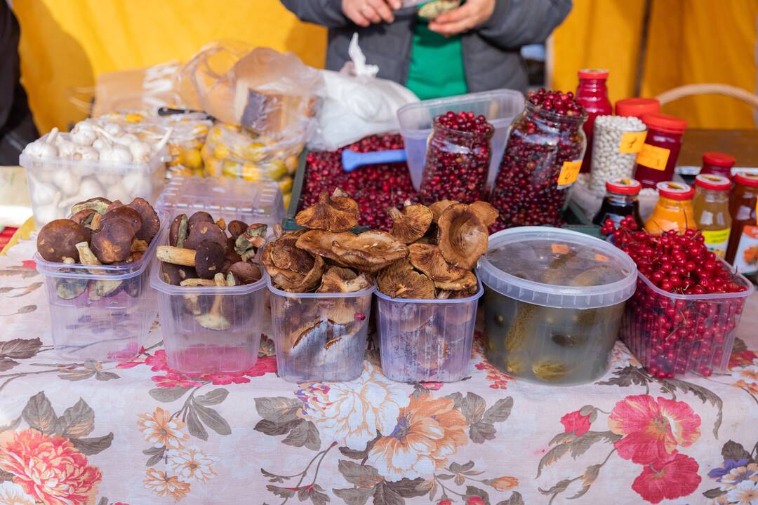 Kauniečiai turguose ieško vitaminų šaltajam sezonui