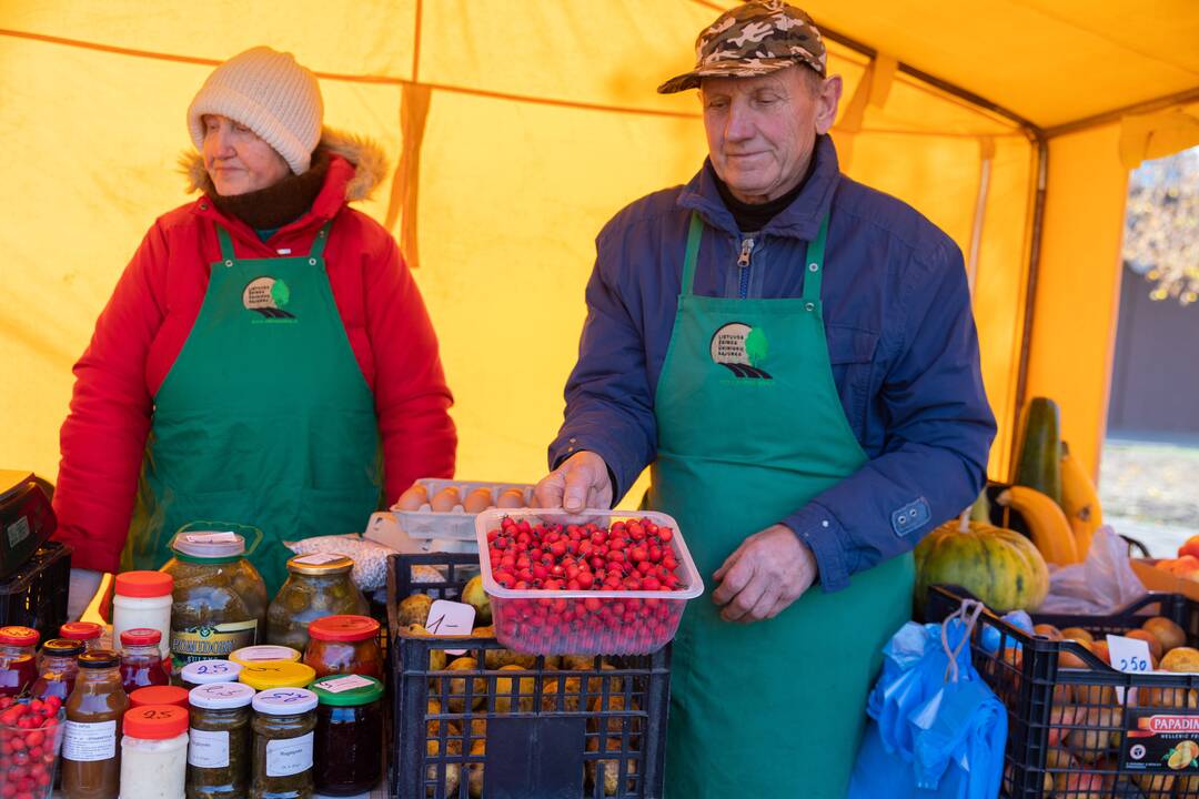 Kauniečiai turguose ieško vitaminų šaltajam sezonui