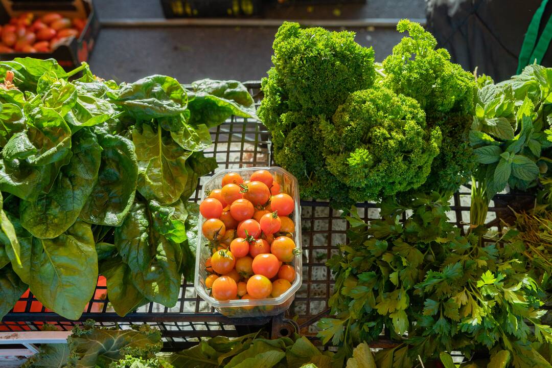 Kauniečiai turguose ieško vitaminų šaltajam sezonui