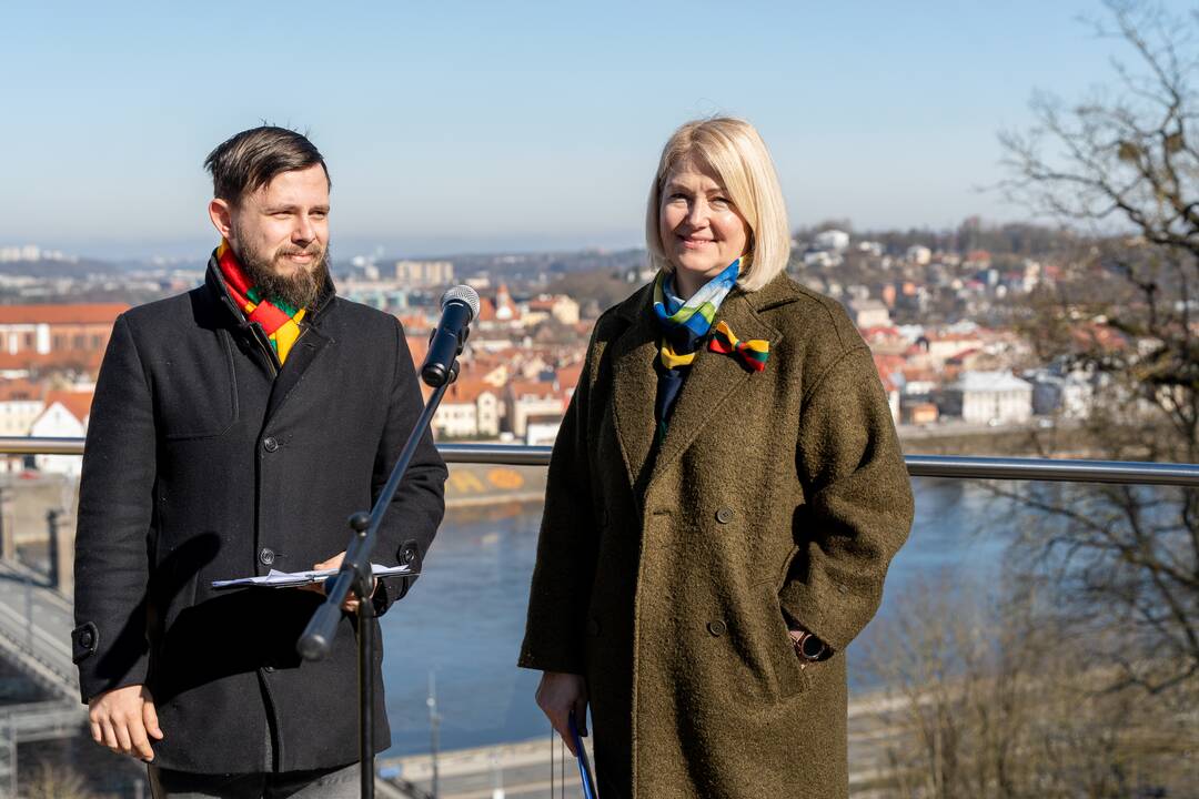 „Tautiška giesmė“ ant Aleksoto apžvalgos aikštelės