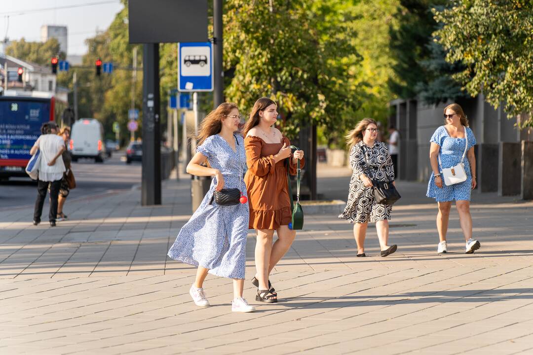 Žmonės renkasi į Jessicos Shy koncertą