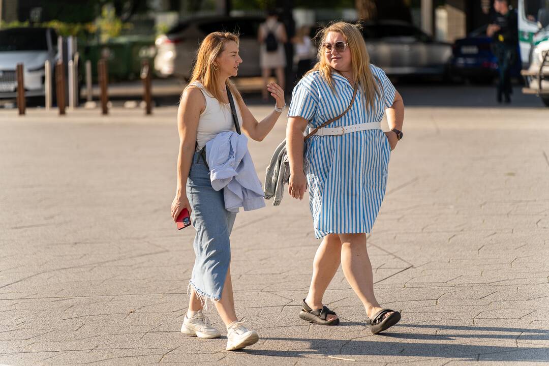 Žmonės renkasi į Jessicos Shy koncertą