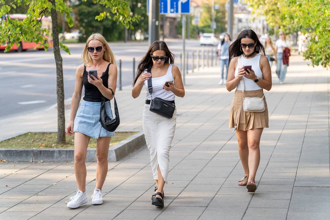 Žmonės renkasi į Jessicos Shy koncertą
