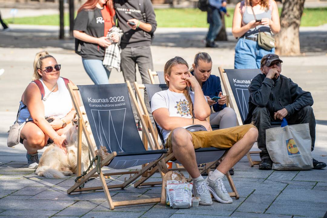 Kauniečiai stebi Lietuvos-Serbijos krepšinio rungtynes