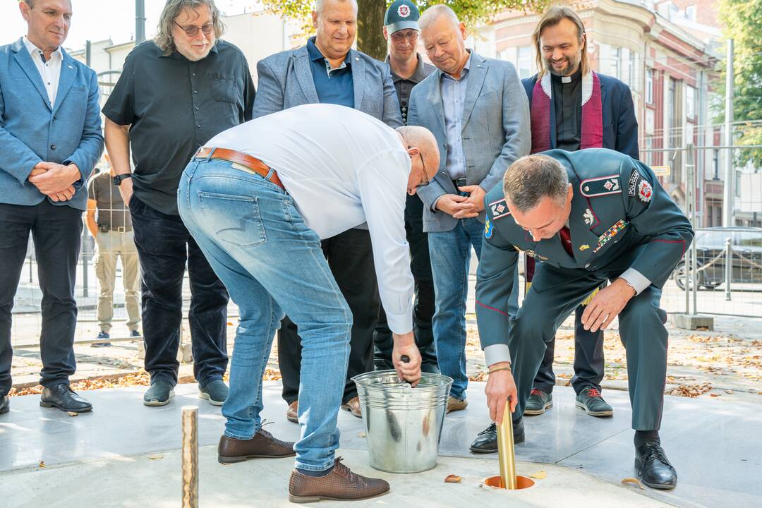 Policijos obelisko kapsulės įkasimo ceremonija
