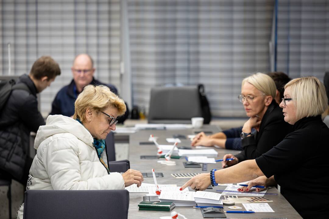 Eilės prie balsadėžių Kaune