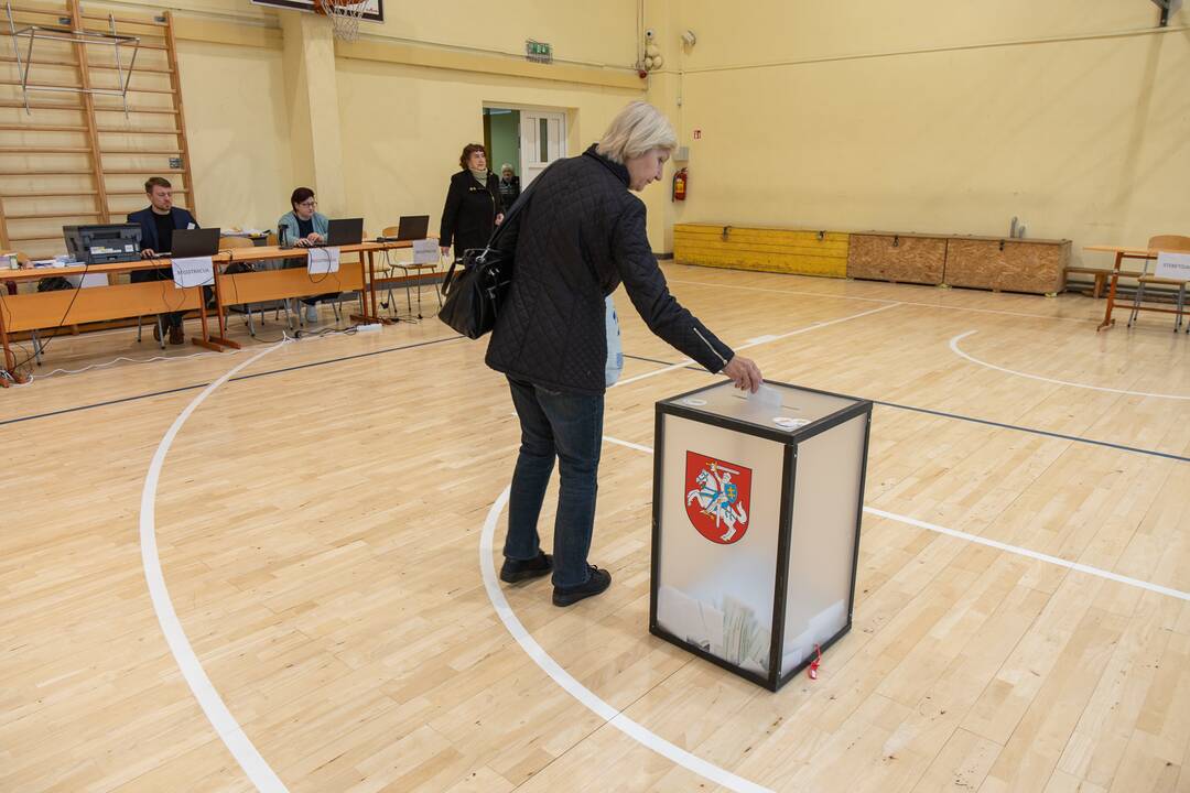 Kauniečiai balsuoja antrajame Seimo rinkimų ture