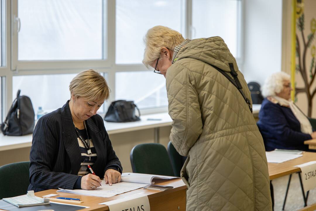 Kauniečiai balsuoja antrajame Seimo rinkimų ture